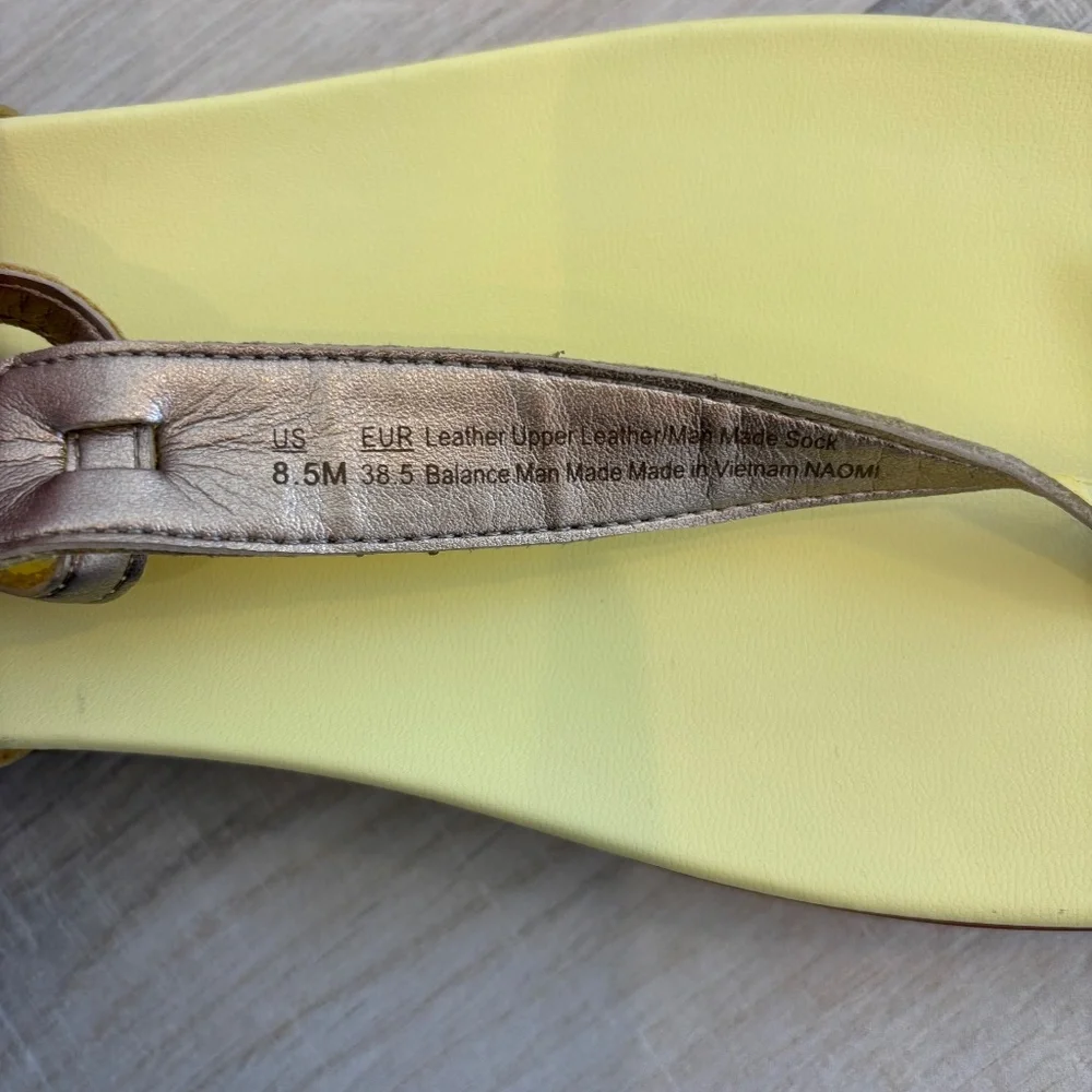 Sam Edelman Naomi Women's Thong Sandals Size 8.5, yellow, Vacation, Resort